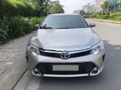 Cần bán Toyota Camry model 2018