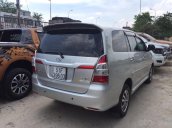 Bán Toyota Innova 2.0E 4x2 MT năm 2016, màu bạc mới 90%