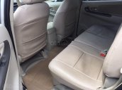 Bán Toyota Innova 2.0E 4x2 MT năm 2016, màu bạc mới 90%