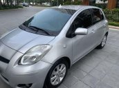 Cần bán lại xe Toyota Yaris đời 2011, màu bạc