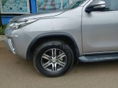 Cần bán lại xe Toyota Fortuner đời 2017, màu bạc, xe nhập như mới