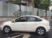 Cần bán xe Ford Focus đời 2011, màu trắng chính chủ