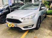 Cần bán Ford Focus đời 2015, màu bạc