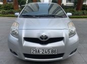 Cần bán lại xe Toyota Yaris đời 2011, màu bạc