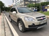 Cần bán xe Chevrolet Captiva sản xuất năm 2010, màu vàng cát, xe gia đình, giá tốt