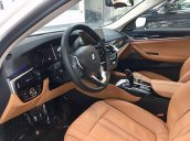 Bán xe BMW 520i sản xuất năm 2019, màu trắng