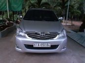 Cần bán Toyota Innova đời 2010, màu bạc, giá chỉ 430 triệu