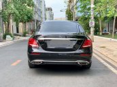 Bán Mercedes E200 sản xuất 2018, màu đen như mới