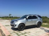 Bán Toyota Fortuner sản xuất năm 2015, màu bạc xe gia đình, giá 790tr