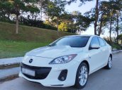 Cần bán gấp Mazda 3 sản xuất năm 2014, màu trắng xe gia đình