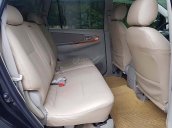 Cần bán Toyota Innova MT sản xuất năm 2011, màu đen, số sàn 