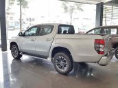 Bán Mitsubishi Triton 4x2 AT đời 2019, màu bạc, nhập khẩu