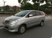 Cần bán xe Toyota Innova 2.0G năm sản xuất 2011, màu bạc, số sàn