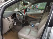 Cần bán xe Toyota Innova 2.0G năm sản xuất 2011, màu bạc, số sàn