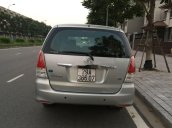 Cần bán xe Toyota Innova 2.0G năm sản xuất 2011, màu bạc, số sàn