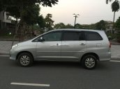 Cần bán xe Toyota Innova 2.0G năm sản xuất 2011, màu bạc, số sàn