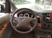 Cần bán xe Toyota Innova 2.0G năm sản xuất 2011, màu bạc, số sàn