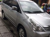 Cần bán lại xe Toyota Innova đời 2010, màu bạc xe gia đình, còn nguyên bản