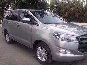 Bán xe Toyota Innova 2018, màu bạc chính chủ