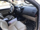 Cần bán Toyota Fortuner MT năm 2015, màu bạc, giá tốt