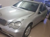 Bán Mercedes C200 sản xuất năm 2002, màu bạc, nhập khẩu nguyên chiếc, xe gia đình