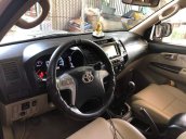 Cần bán Toyota Fortuner năm 2014, màu bạc xe gia đình