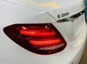 Bán Mercedes E200 2018, màu trắng