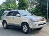 Bán ô tô Toyota Fortuner V sản xuất 2009, màu bạc ít sử dụng, giá tốt