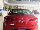 Cần bán xe Hyundai Elantra đời 2019, màu đỏ, nội thất đẹp