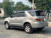 Bán ô tô Toyota Fortuner V sản xuất 2009, màu bạc ít sử dụng, giá tốt