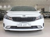 Cần bán Kia Cerato 1.6MT đời 2018, màu trắng, xe đẹp, giá 490tr