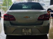 Bán ô tô Chevrolet Cruze năm sản xuất 2017, màu bạc xe gia đình