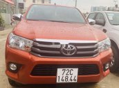 Bán Toyota Hilux năm 2017, màu đen, xe còn mới