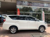 Cần bán Toyota Innova  2.0E MT đời 2018, màu trắng số sàn