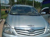 Cần bán lại xe Toyota Innova sản xuất 2009, màu bạc, xe chính chủ bán