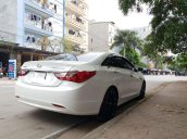 Cần bán xe Hyundai Sonata sản xuất năm 2011, giá cạnh tranh, còn nguyên bản