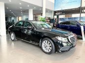 Bán gấp Mercedes E200 2019 màu đen chạy lướt cực mới