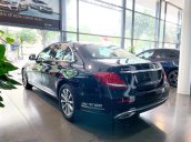 Bán gấp Mercedes E200 2019 màu đen chạy lướt cực mới