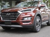 Hyundai Tucson 2019, tặng gói PK 15tr, hỗ trợ vay lãi suất thấp, xe đủ màu giao ngay. LH0901078111 để ép giá