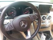 Mercedes Benz GLC 250 4Matic màu đen/kem, sản xuất 2016, biển Hà Nội