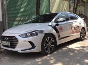 Bán xe Hyundai Elantra AT đời 2017, màu trắng