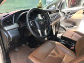Bán xe Toyota Innova 2.0E màu đồng, sản xuất 2017