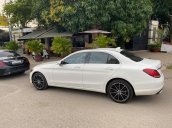 Bán xe Mercedes C200 Exclusive màu trắng 2019 siêu lướt. Trả trước 550 triệu nhận xe ngay