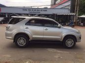 Cần bán gấp Toyota Fortuner 2013, màu bạc, giá tốt