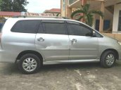 Cần bán Toyota Innova đời 2009, màu bạc còn nguyên bản