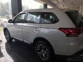 Bán Mitsubishi Outlander 2.4 CVT Premium đời 2019, màu trắng, giá cực kỳ ưu đãi - Mitsubishi Quảng Ninh