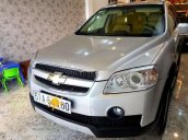 Cần bán gấp Chevrolet Captiva 2010, màu bạc số sàn, giá tốt