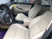 Hyundai Tucson 2.0 AT màu đen, sản xuất 2019, tên tư nhân