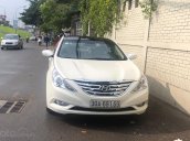 Cần bán Hyundai Sonata năm sản xuất 2010, màu trắng, xe nhập