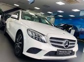 Bán ô tô Mercedes C200 đời 2019, màu trắng, xe gia đình